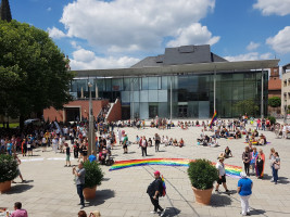 Kundgebung auf dem Theaterplatz