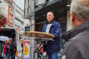 Bürgermeister Eric Leiderer bei Einheit in Vielfalt - Aschaffenburg ist bunt in der Herstallstraße